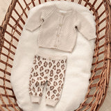 Feetje Gebreid Vestje Zand - The Knits